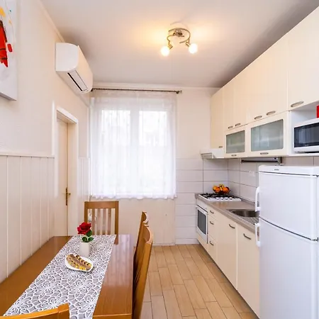 Apartment Aurelya *