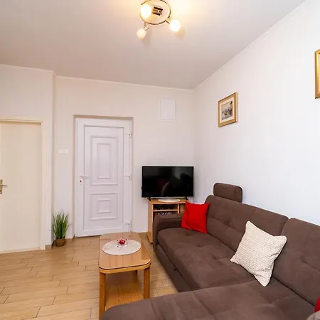 Aurelya Apartment