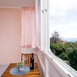 Aurelya Apartment