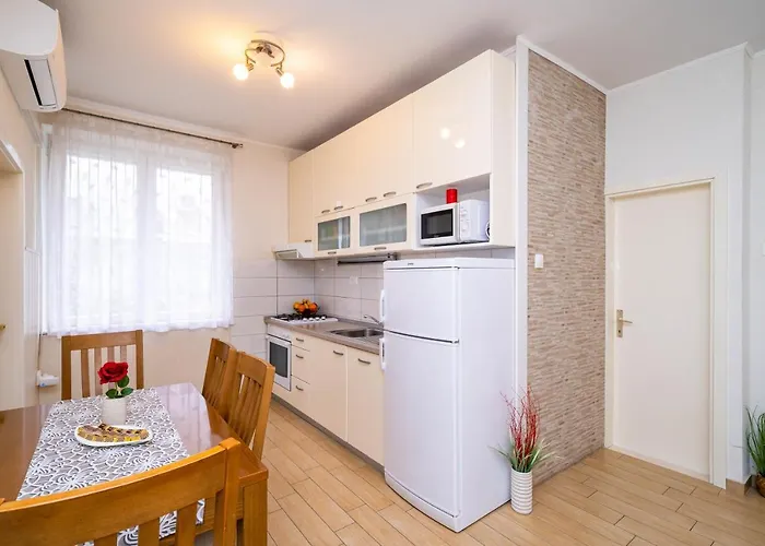 Aurelya Apartamento *